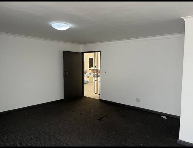 INDUSTRIAL PROPERTY TO RENT IN WOODSTOCK